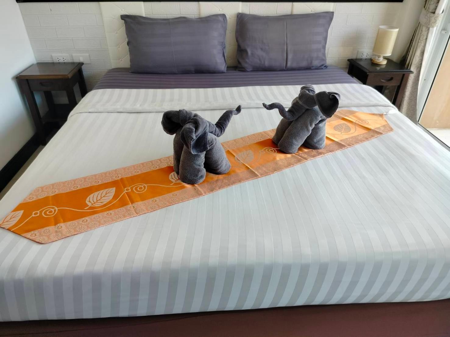 At Home Hotel Patong Екстер'єр фото
